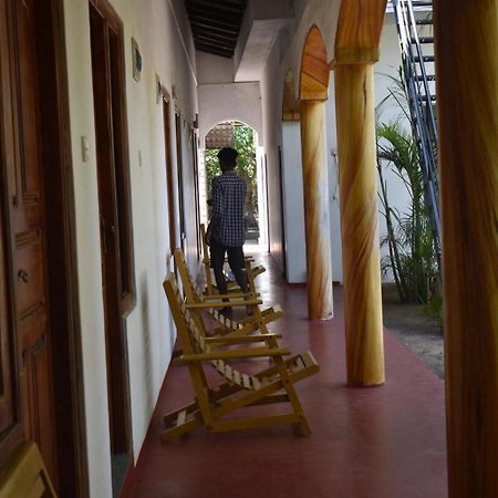 Thirumalai Park Hotel Nilaveli Exterior photo