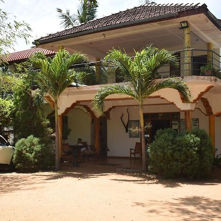 Thirumalai Park Hotel Nilaveli Exterior photo