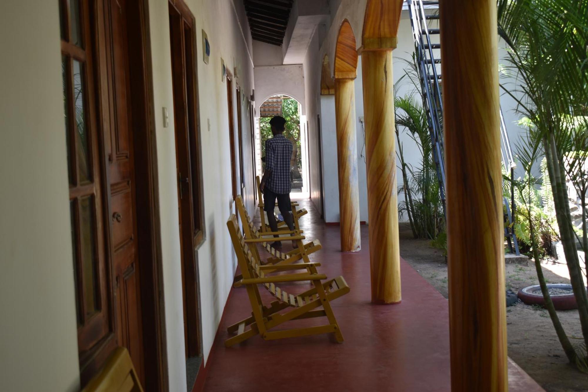 Thirumalai Park Hotel Nilaveli Exterior photo